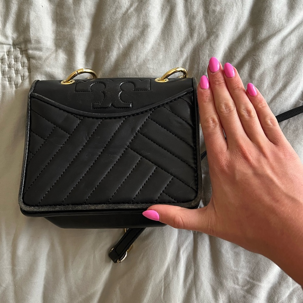 Tory Burch Black Quilted Crossbody with Gold Chain - Picture 3 of 9